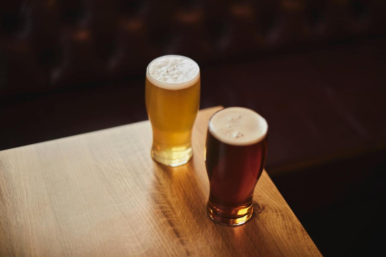 The Lord Grenfell Bed & Breakfast Maidenhead Ngoại thất bức ảnh Two pints of beer