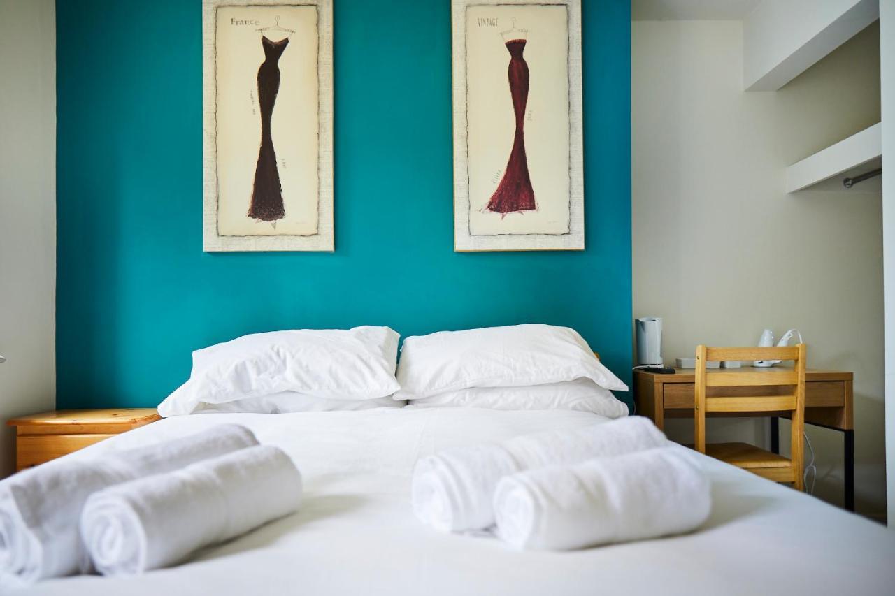 The Lord Grenfell Bed & Breakfast Maidenhead Ngoại thất bức ảnh A bedroom at the hotel
